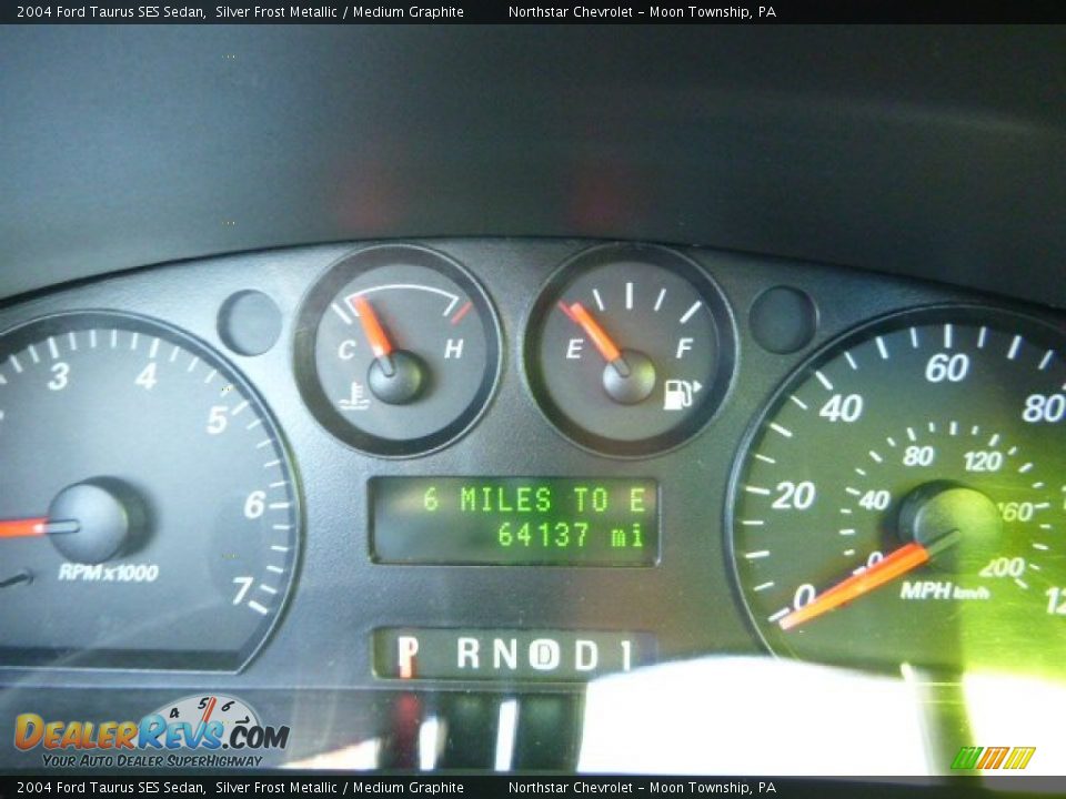 2004 Ford Taurus SES Sedan Silver Frost Metallic / Medium Graphite Photo #19