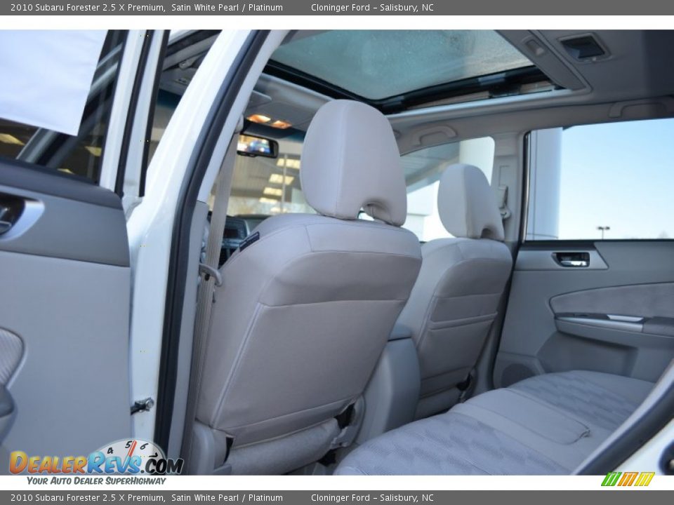 2010 Subaru Forester 2.5 X Premium Satin White Pearl / Platinum Photo #11