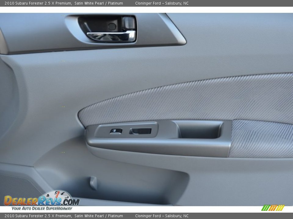 2010 Subaru Forester 2.5 X Premium Satin White Pearl / Platinum Photo #14