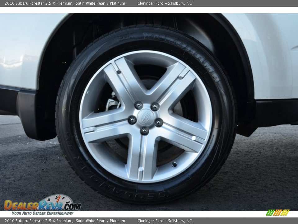2010 Subaru Forester 2.5 X Premium Satin White Pearl / Platinum Photo #17