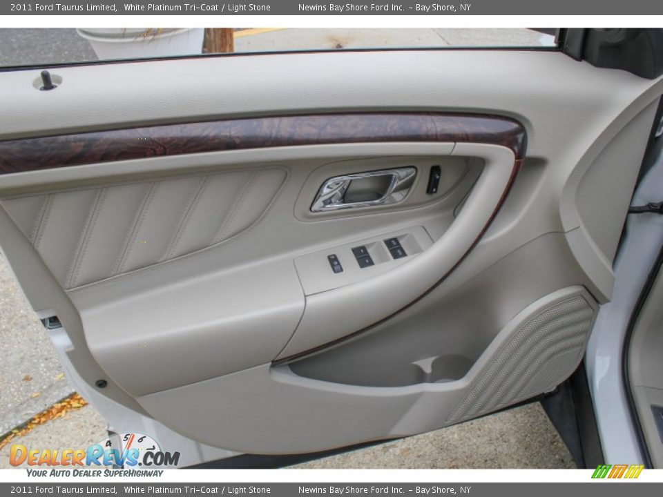 2011 Ford Taurus Limited White Platinum Tri-Coat / Light Stone Photo #11