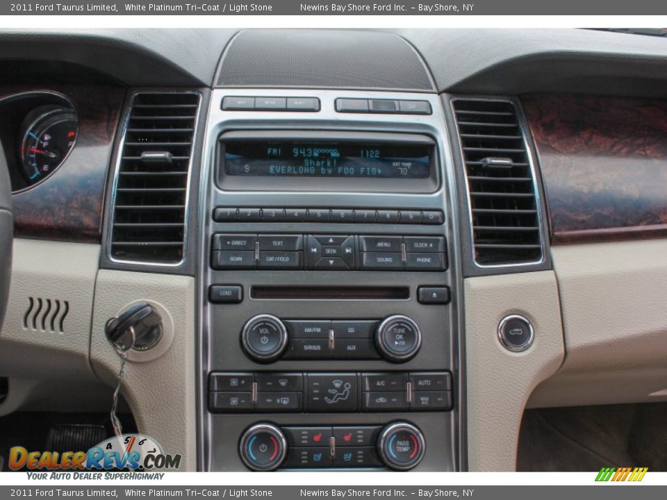 2011 Ford Taurus Limited White Platinum Tri-Coat / Light Stone Photo #13