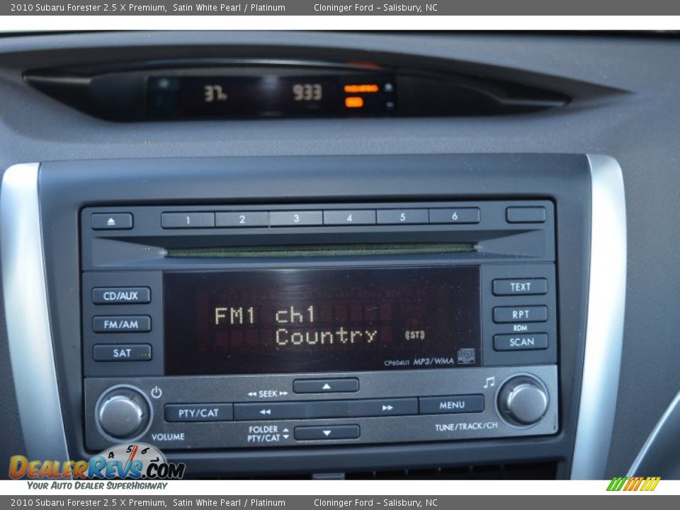 2010 Subaru Forester 2.5 X Premium Satin White Pearl / Platinum Photo #21