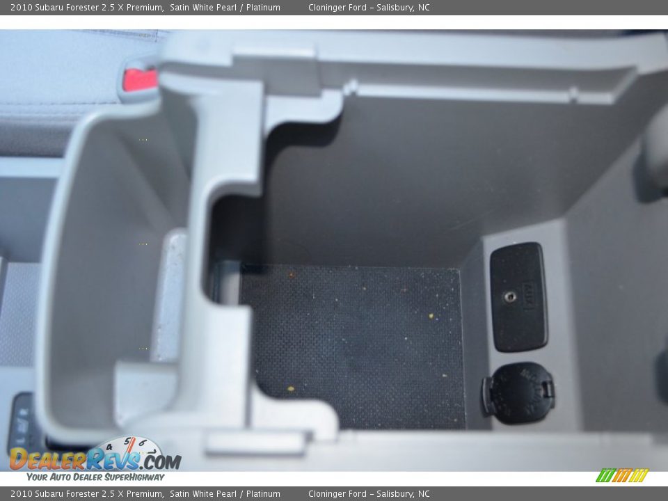 2010 Subaru Forester 2.5 X Premium Satin White Pearl / Platinum Photo #24