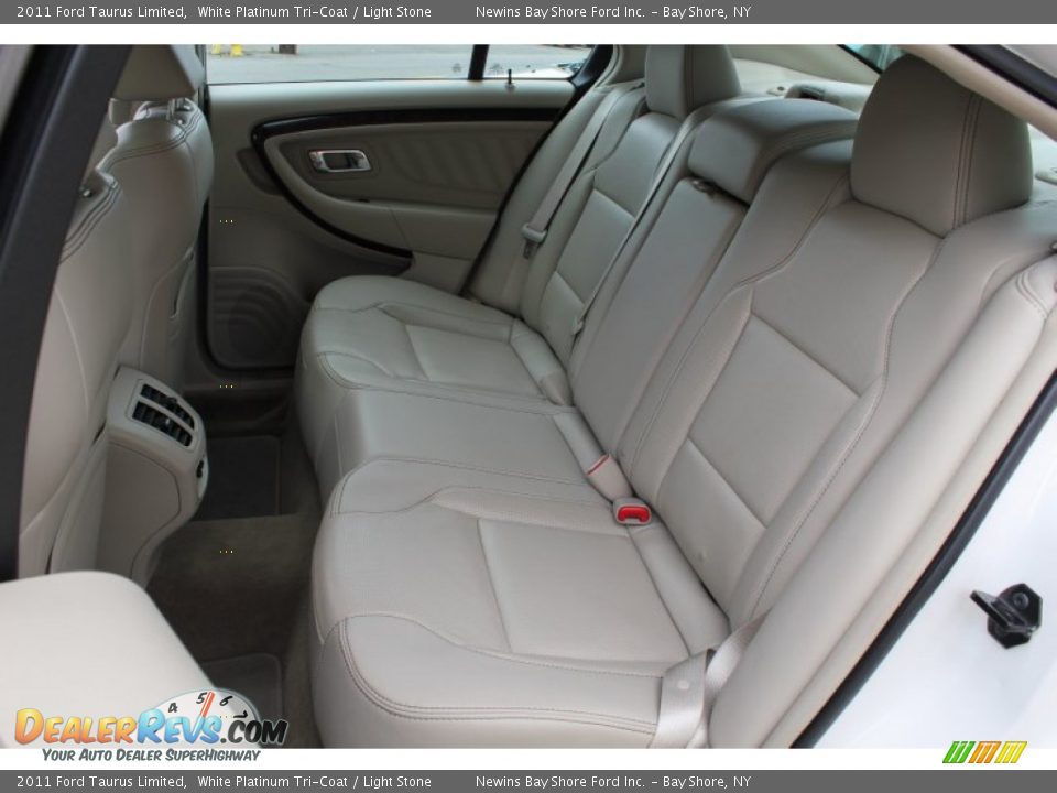 2011 Ford Taurus Limited White Platinum Tri-Coat / Light Stone Photo #18