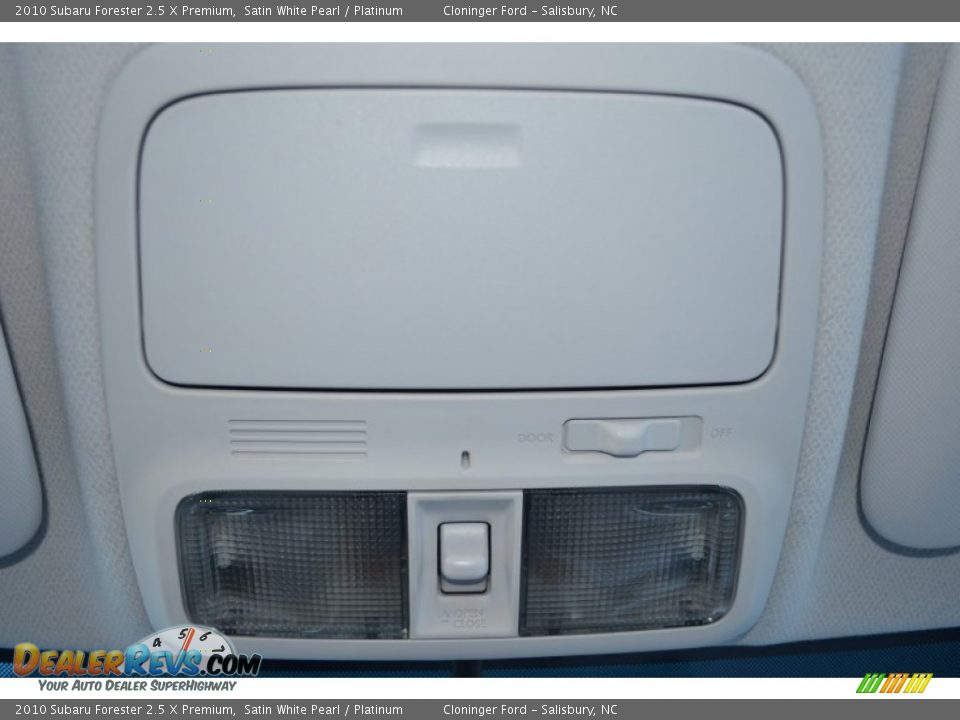 2010 Subaru Forester 2.5 X Premium Satin White Pearl / Platinum Photo #27