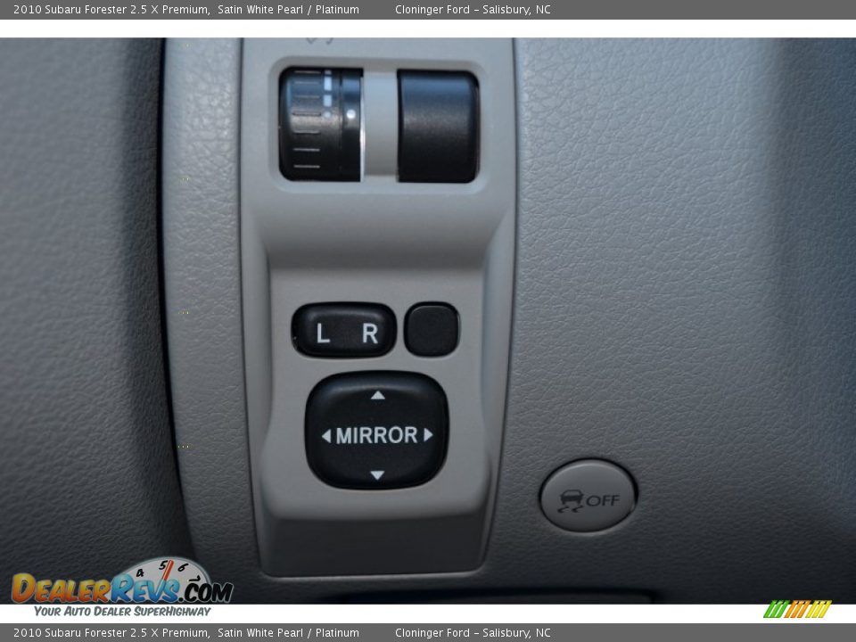 2010 Subaru Forester 2.5 X Premium Satin White Pearl / Platinum Photo #31