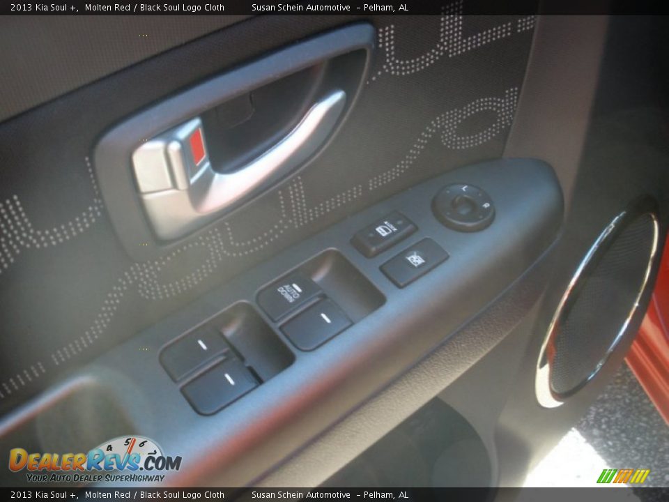 2013 Kia Soul + Molten Red / Black Soul Logo Cloth Photo #17