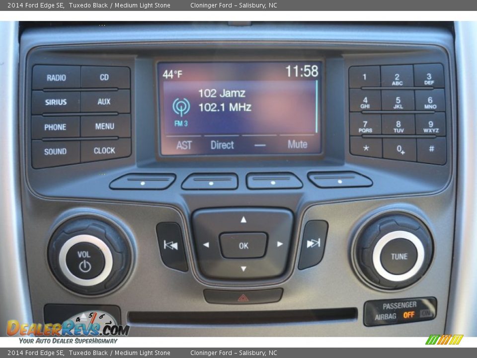Controls of 2014 Ford Edge SE Photo #12