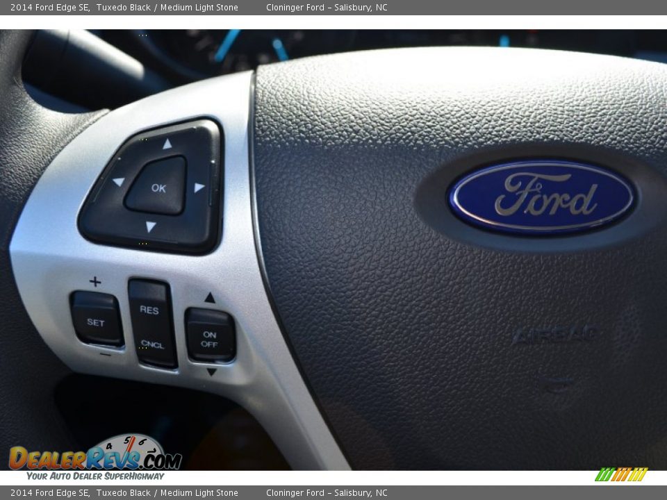 Controls of 2014 Ford Edge SE Photo #18
