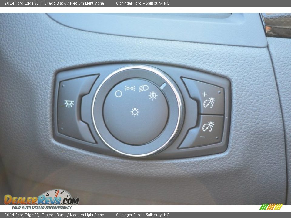 Controls of 2014 Ford Edge SE Photo #21