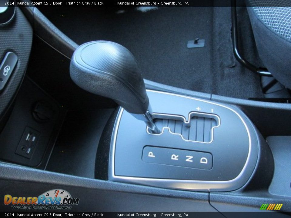 2014 Hyundai Accent GS 5 Door Shifter Photo #11