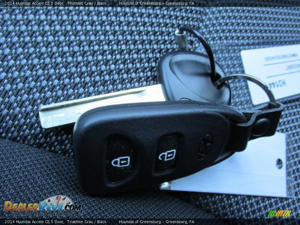 Keys of 2014 Hyundai Accent GS 5 Door Photo #14