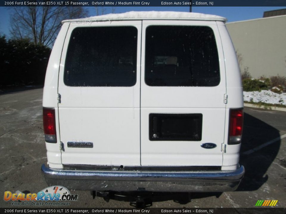 2006 Ford E Series Van E350 XLT 15 Passenger Oxford White / Medium Flint Grey Photo #6