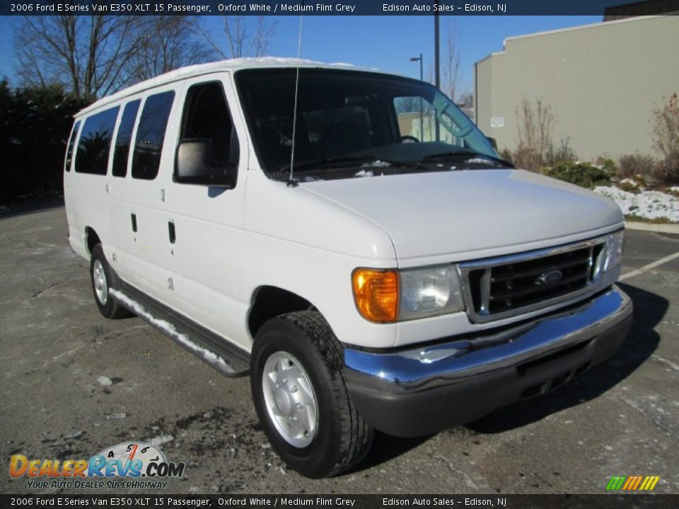 2006 Ford E Series Van E350 XLT 15 Passenger Oxford White / Medium Flint Grey Photo #11