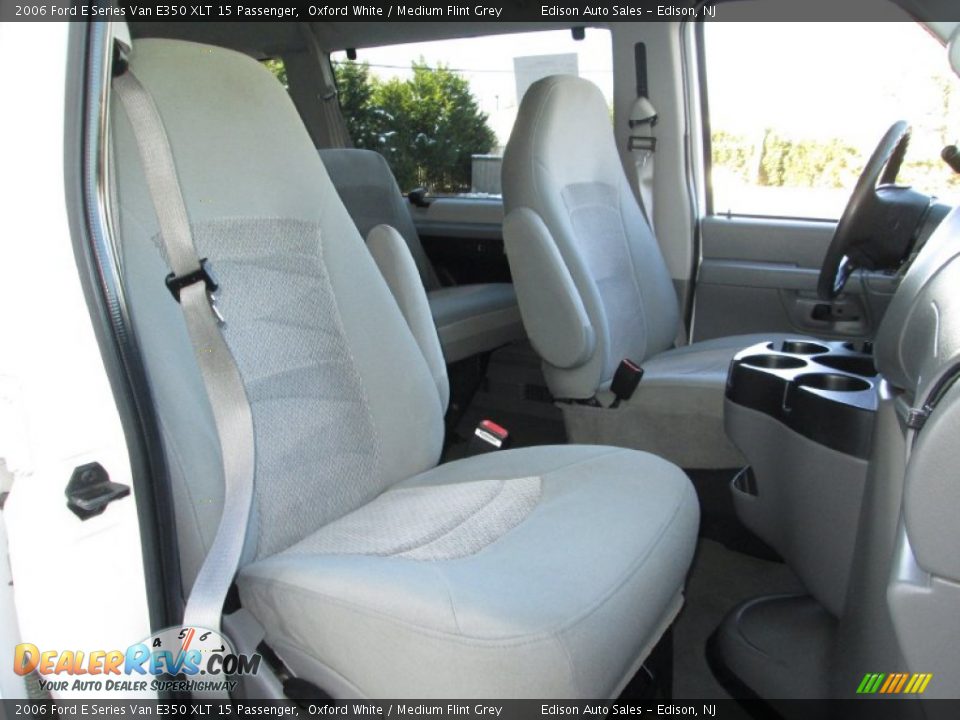 2006 Ford E Series Van E350 XLT 15 Passenger Oxford White / Medium Flint Grey Photo #14
