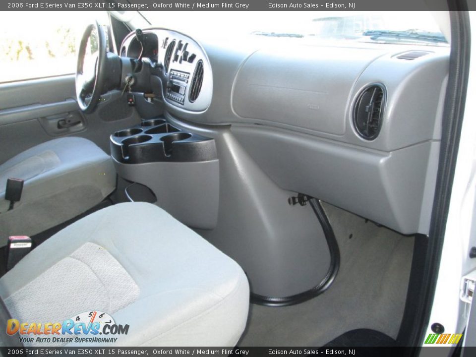 2006 Ford E Series Van E350 XLT 15 Passenger Oxford White / Medium Flint Grey Photo #16