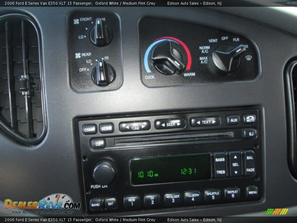2006 Ford E Series Van E350 XLT 15 Passenger Oxford White / Medium Flint Grey Photo #18