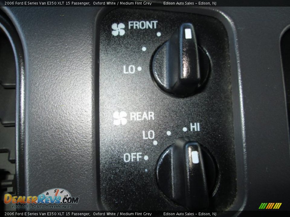 2006 Ford E Series Van E350 XLT 15 Passenger Oxford White / Medium Flint Grey Photo #19