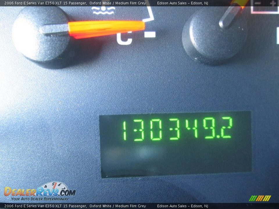 2006 Ford E Series Van E350 XLT 15 Passenger Oxford White / Medium Flint Grey Photo #21