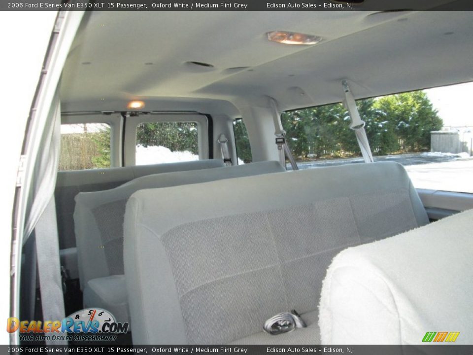 2006 Ford E Series Van E350 XLT 15 Passenger Oxford White / Medium Flint Grey Photo #23