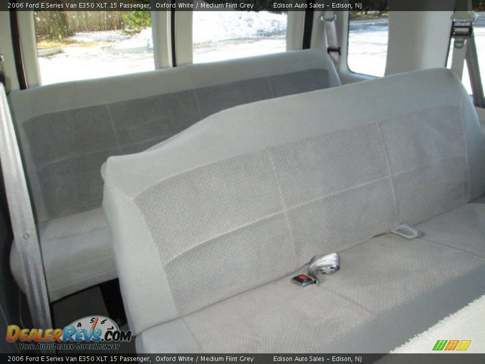 2006 Ford E Series Van E350 XLT 15 Passenger Oxford White / Medium Flint Grey Photo #25