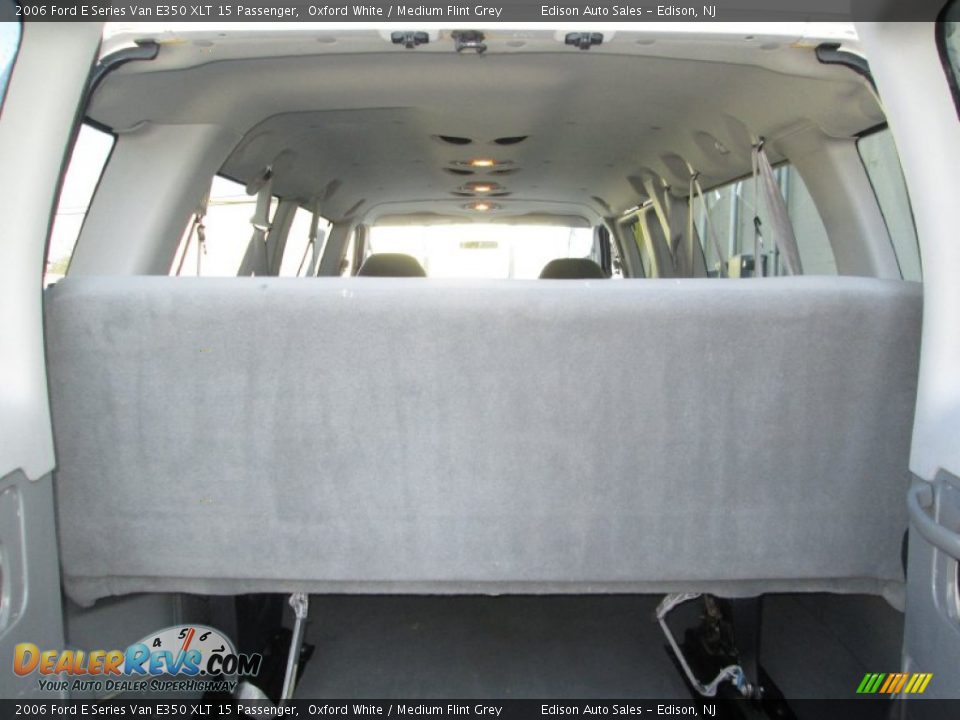 2006 Ford E Series Van E350 XLT 15 Passenger Oxford White / Medium Flint Grey Photo #26