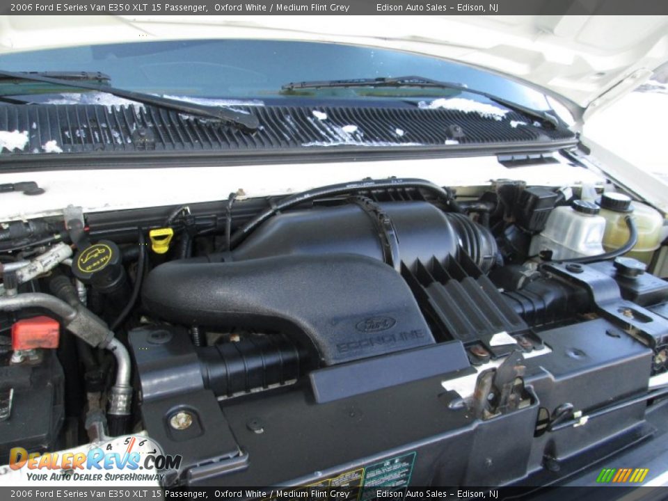 2006 Ford E Series Van E350 XLT 15 Passenger Oxford White / Medium Flint Grey Photo #29
