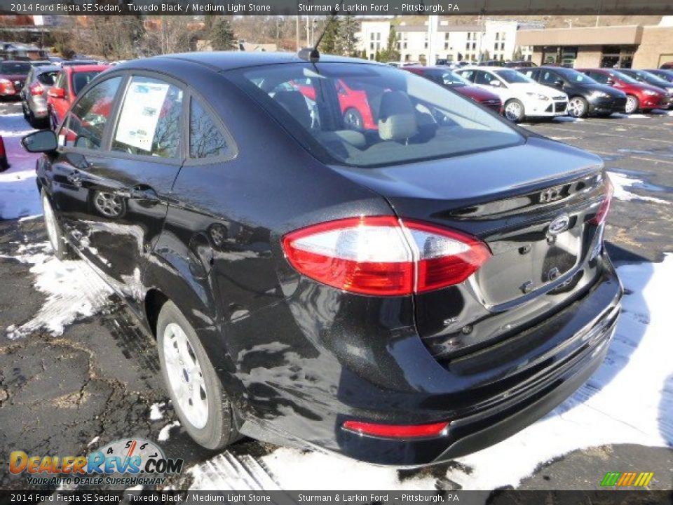 2014 Ford Fiesta SE Sedan Tuxedo Black / Medium Light Stone Photo #4