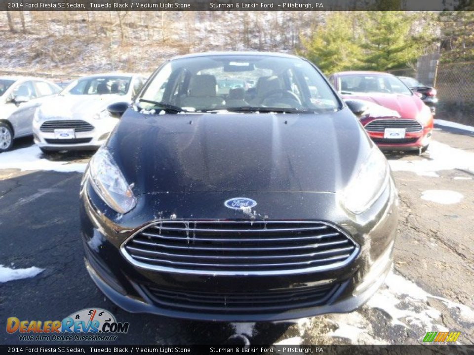 2014 Ford Fiesta SE Sedan Tuxedo Black / Medium Light Stone Photo #5