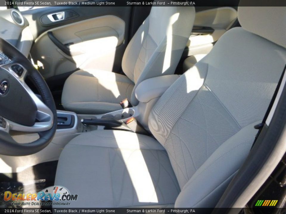 2014 Ford Fiesta SE Sedan Tuxedo Black / Medium Light Stone Photo #7