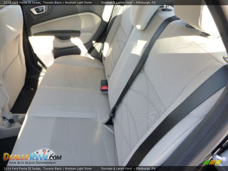 2014 Ford Fiesta SE Sedan Tuxedo Black / Medium Light Stone Photo #8