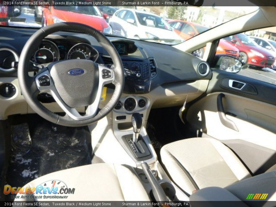 2014 Ford Fiesta SE Sedan Tuxedo Black / Medium Light Stone Photo #9