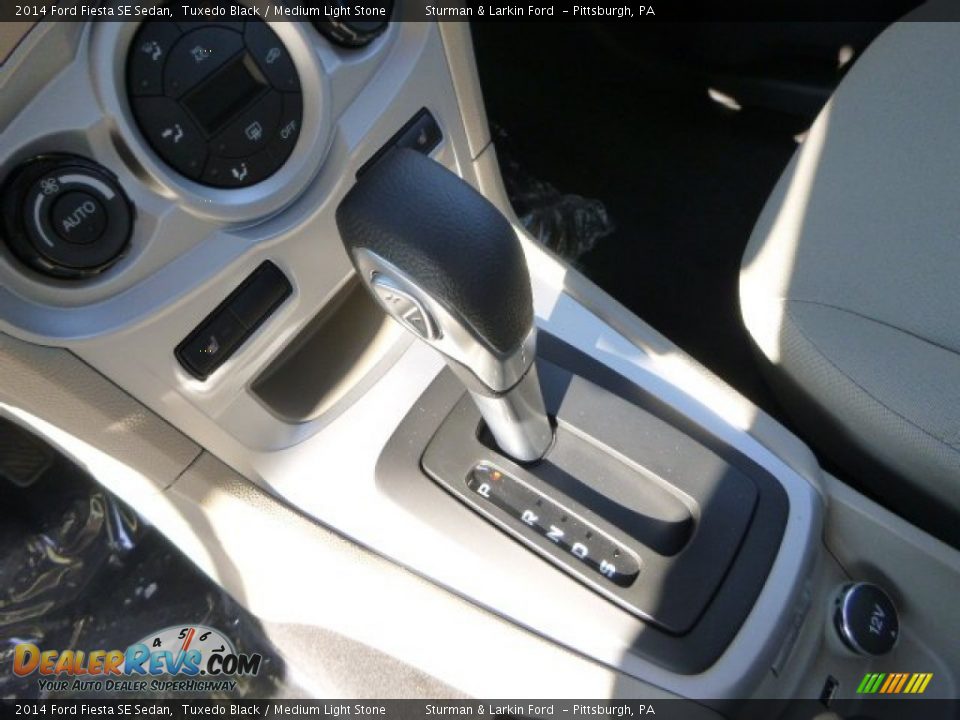 2014 Ford Fiesta SE Sedan Tuxedo Black / Medium Light Stone Photo #11