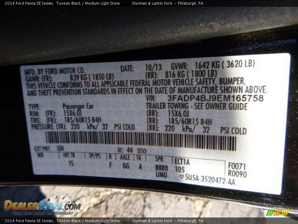 2014 Ford Fiesta SE Sedan Tuxedo Black / Medium Light Stone Photo #14