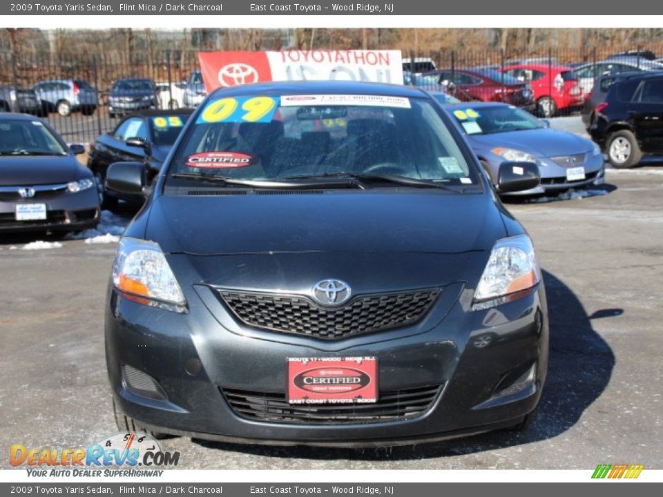 2009 Toyota Yaris Sedan Flint Mica / Dark Charcoal Photo #2