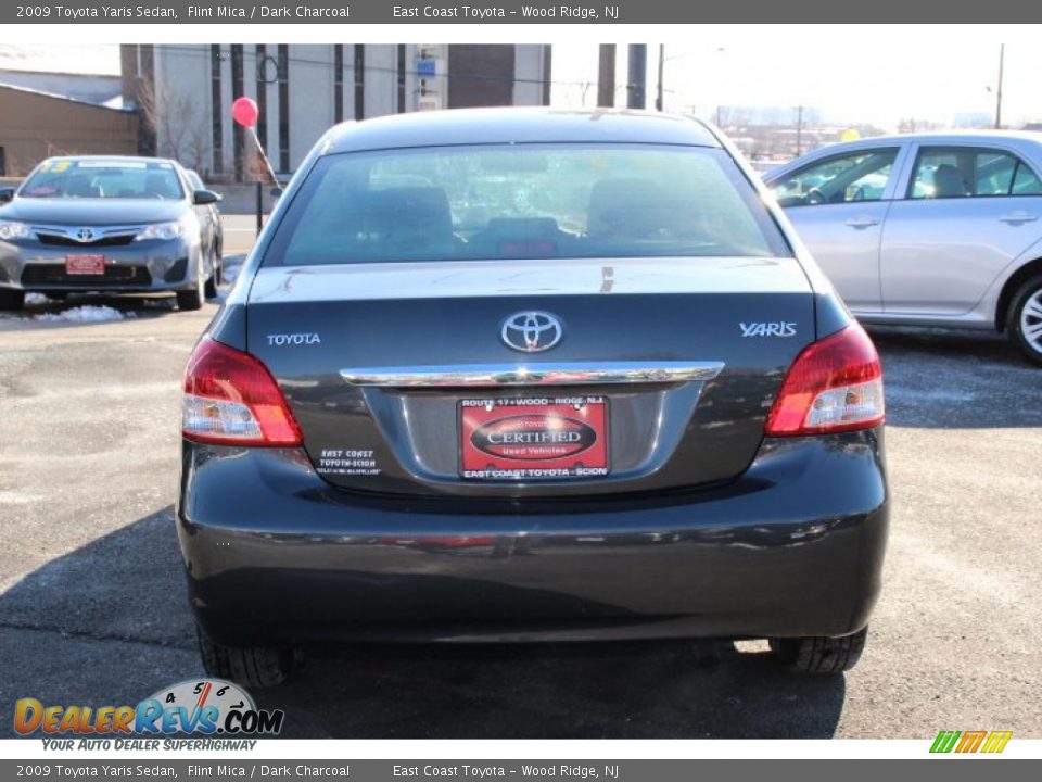 2009 Toyota Yaris Sedan Flint Mica / Dark Charcoal Photo #5