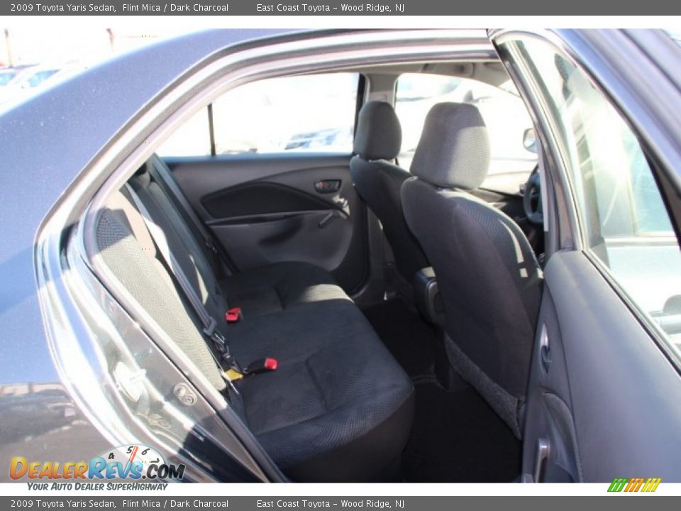 2009 Toyota Yaris Sedan Flint Mica / Dark Charcoal Photo #9