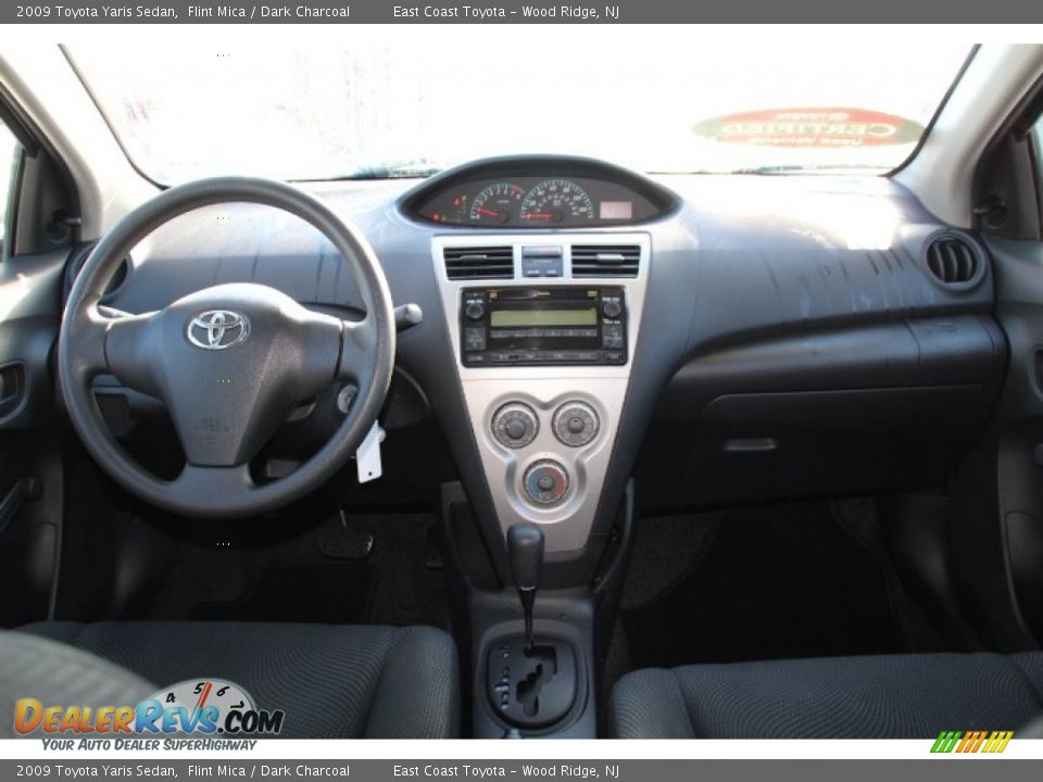 2009 Toyota Yaris Sedan Flint Mica / Dark Charcoal Photo #10