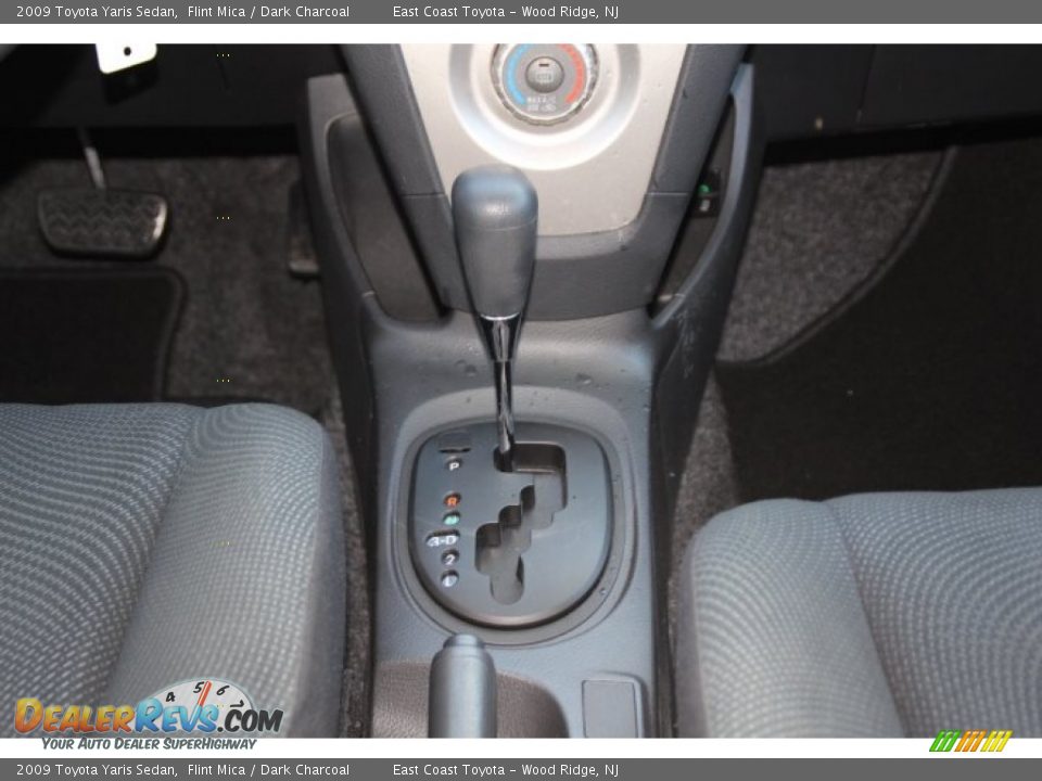 2009 Toyota Yaris Sedan Flint Mica / Dark Charcoal Photo #12