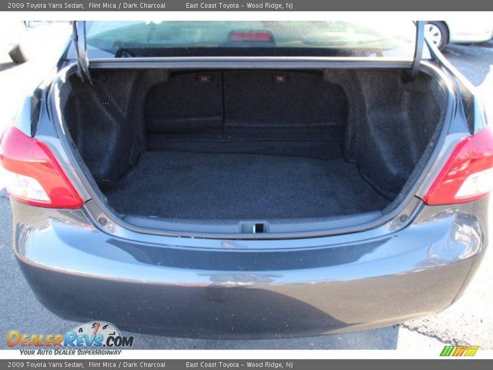 2009 Toyota Yaris Sedan Flint Mica / Dark Charcoal Photo #15