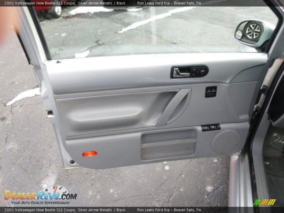 2001 Volkswagen New Beetle GLS Coupe Silver Arrow Metallic / Black Photo #13