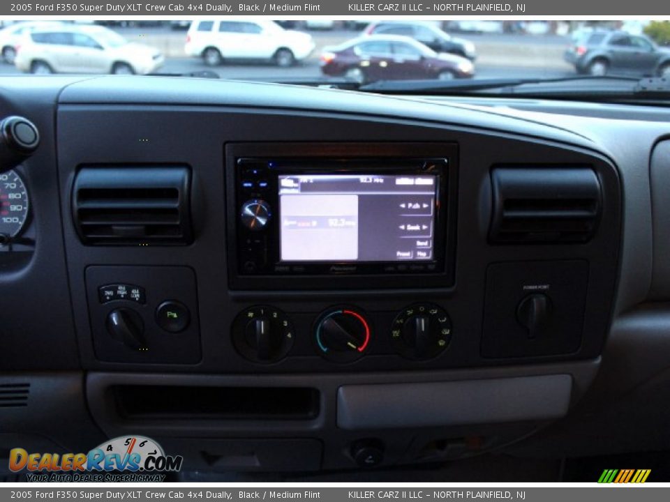 2005 Ford F350 Super Duty XLT Crew Cab 4x4 Dually Black / Medium Flint Photo #17