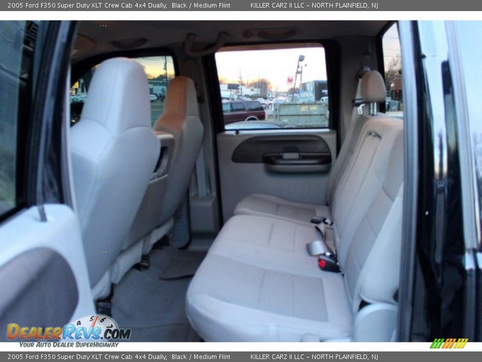 2005 Ford F350 Super Duty XLT Crew Cab 4x4 Dually Black / Medium Flint Photo #21