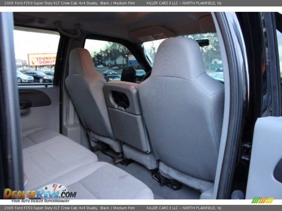 2005 Ford F350 Super Duty XLT Crew Cab 4x4 Dually Black / Medium Flint Photo #23