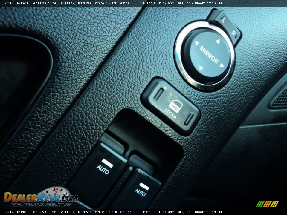 2012 Hyundai Genesis Coupe 3.8 Track Karussell White / Black Leather Photo #7