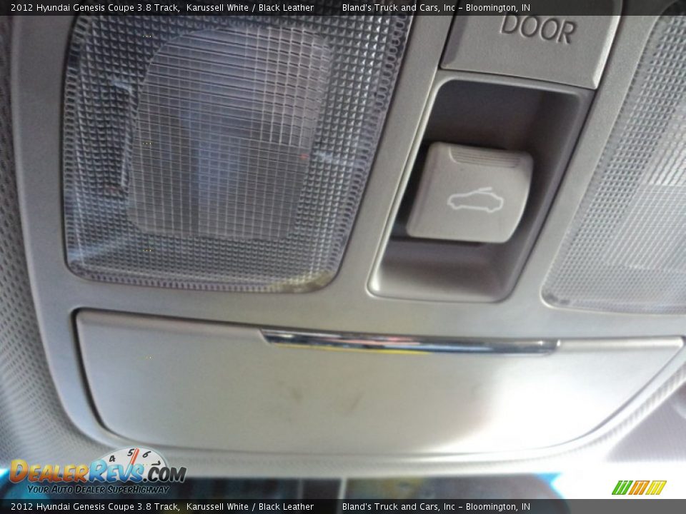 2012 Hyundai Genesis Coupe 3.8 Track Karussell White / Black Leather Photo #21