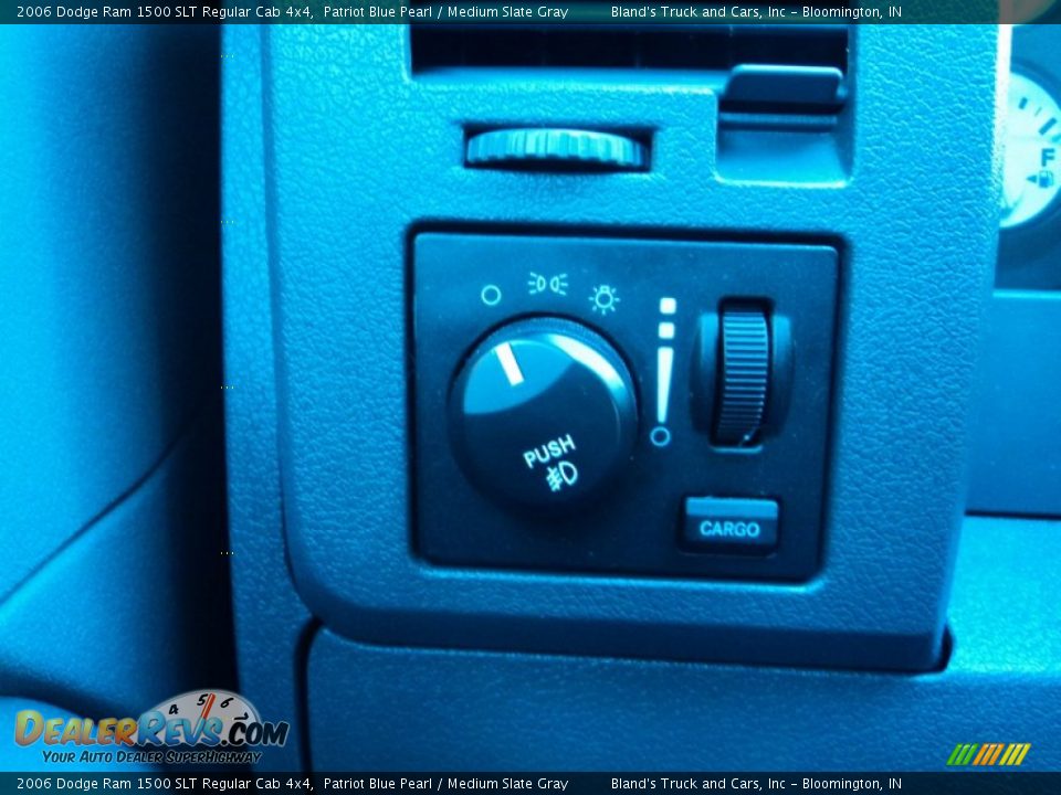 2006 Dodge Ram 1500 SLT Regular Cab 4x4 Patriot Blue Pearl / Medium Slate Gray Photo #8
