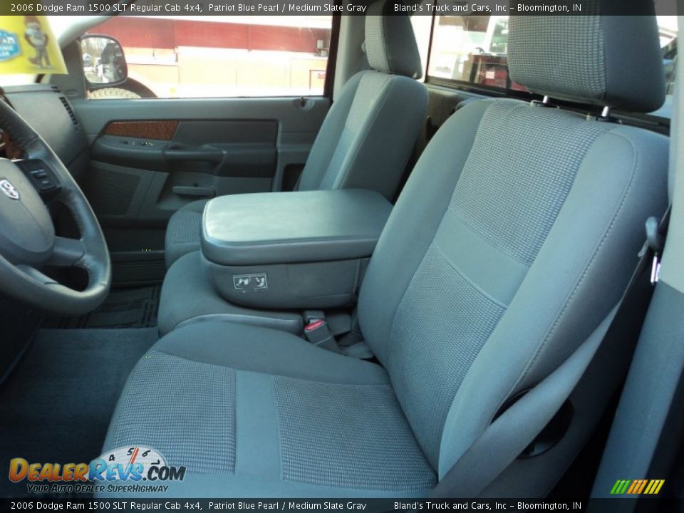 2006 Dodge Ram 1500 SLT Regular Cab 4x4 Patriot Blue Pearl / Medium Slate Gray Photo #18