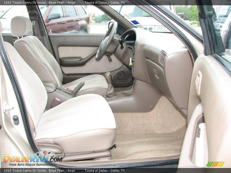 1993 Toyota Camry DX Sedan Beige Pearl / Beige Photo #10